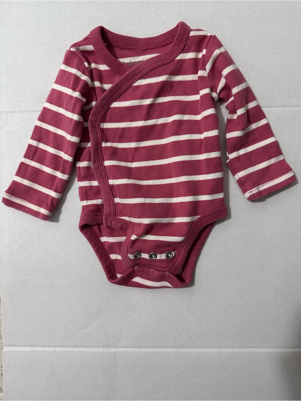 QUINCE 100% Organic Cotton Long Sleeve Snap Over Bodysuit 0-3 Months